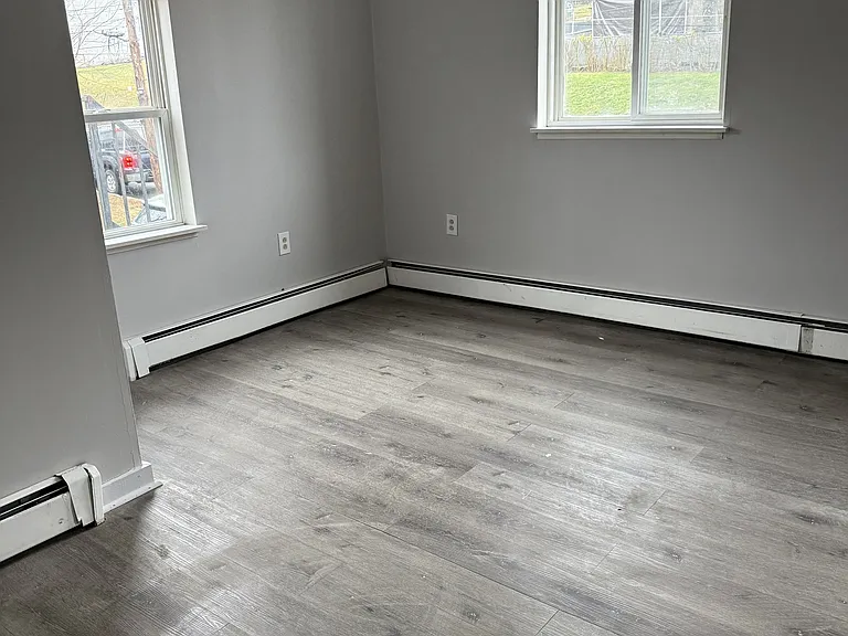 204 Minooka St — Photo 8