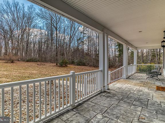 2nd image of 3279 Ridgeview Rd