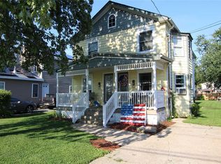 15 Roosevelt Ave, Patchogue, NY 11772