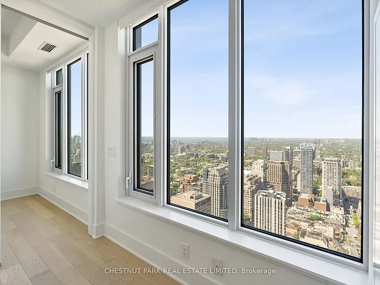 11 Yorkville Ave #4302 — Photo 15