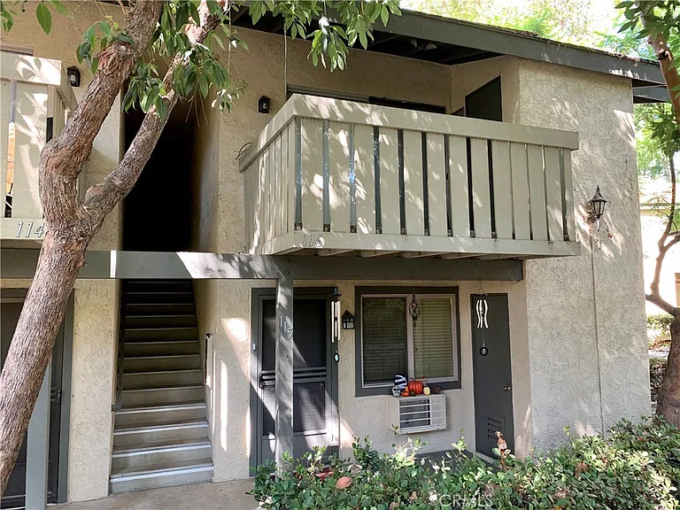 960 E Bonita Ave #116 — Photo 2