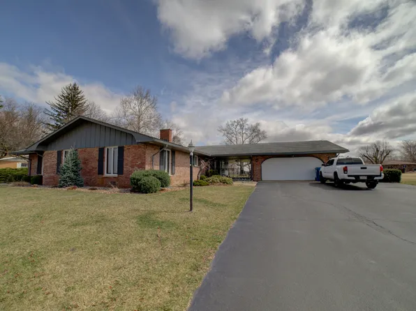 940 S Belmont Ave, Watseka, IL 60970