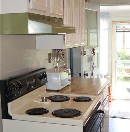 3rd image of 203 1st St SE
