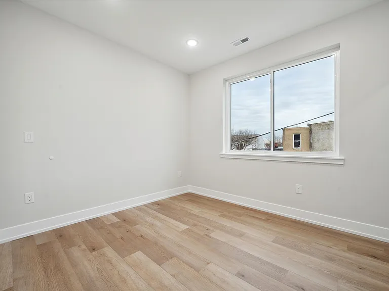 701 N 40th St #6 — Photo 15