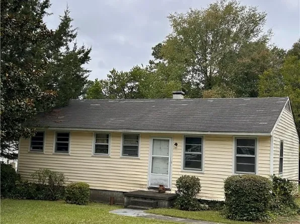 1721 Bridger St, Fayetteville, NC 28301