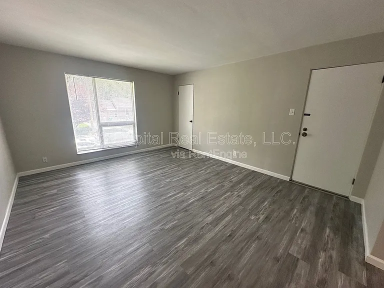 219 N 48th St #4 — Photo 2