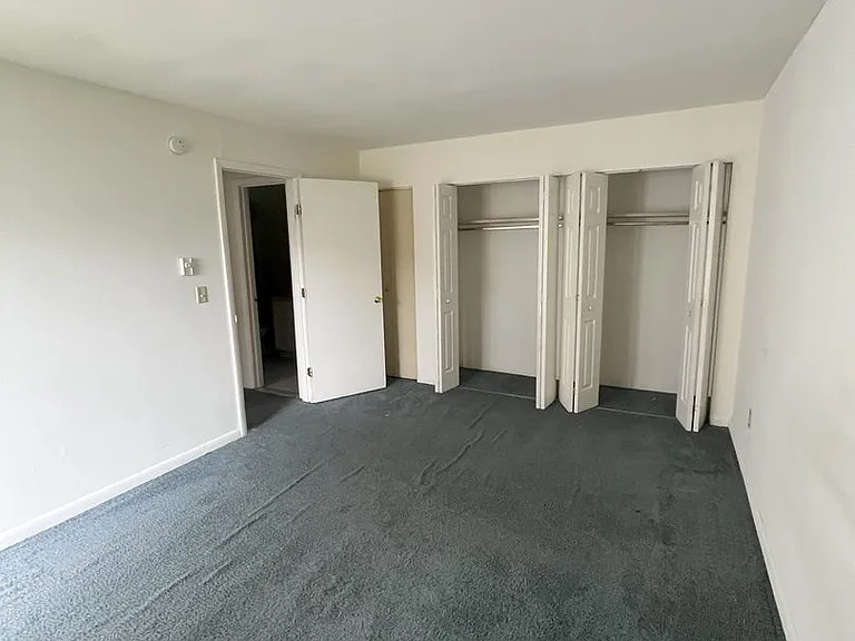 University Park Apartments near Cornell University — Photo 340