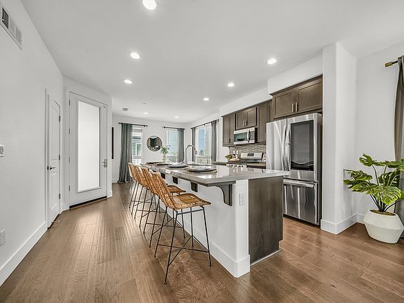 3rd image of 1496 Seawind Dr