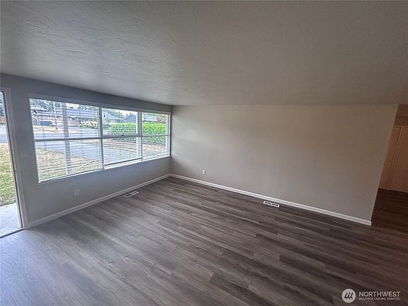 4th image of 8606 Haviland Avenue SW