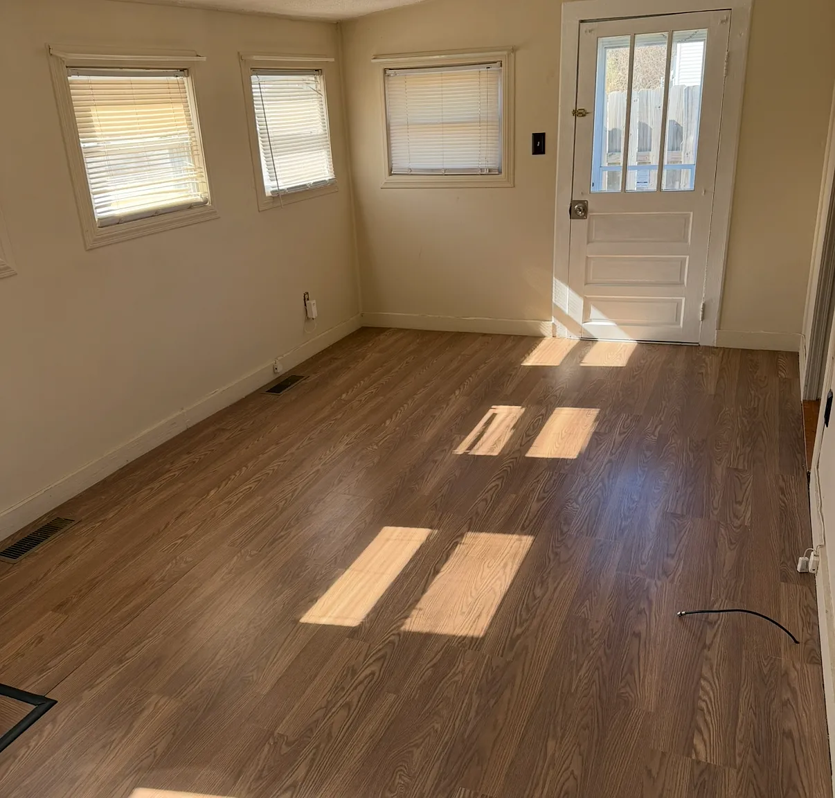 2 bed, 1000 sqft, $1,200 — Photo 4