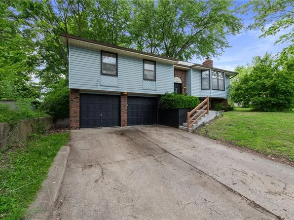 2016 2nd Ave, Leavenworth, KS 66048