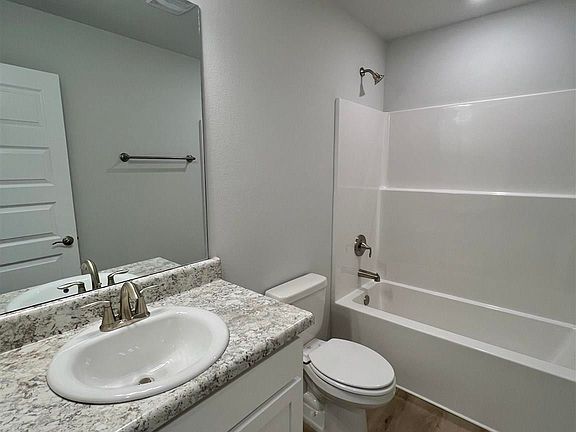 4th image of 8050 Westpointe Ln #11A