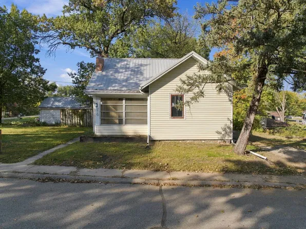 210 Poplar Ave, Waterloo, IA 50703