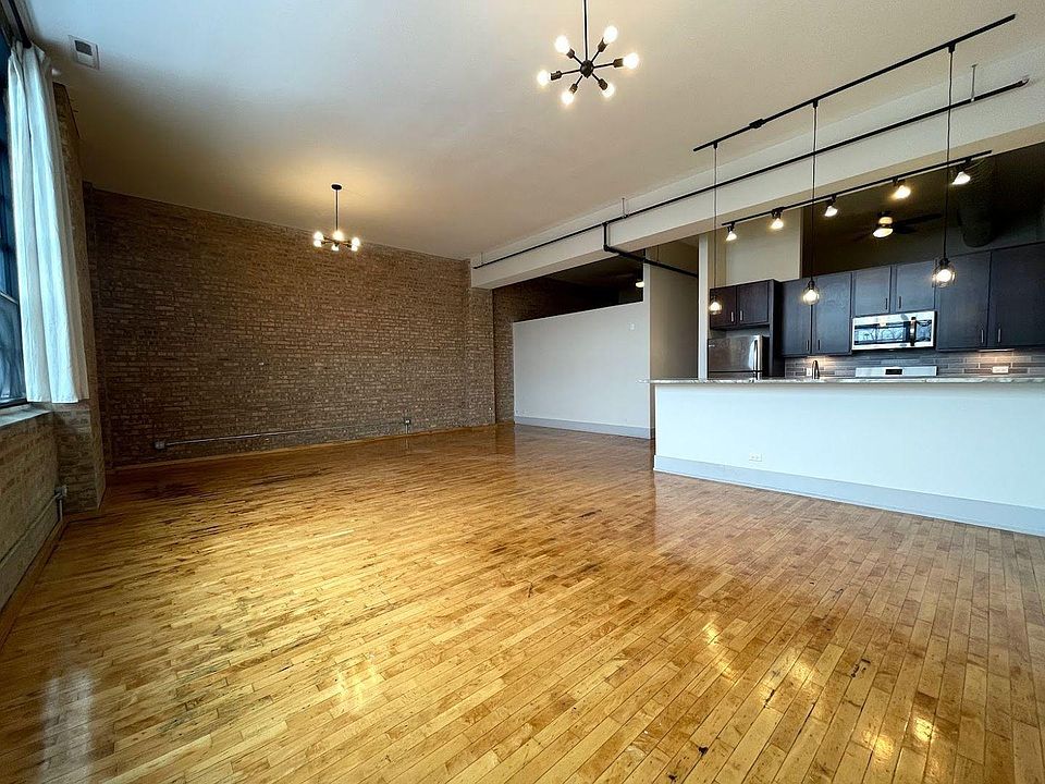 1st image of 1430 W 21st St #110