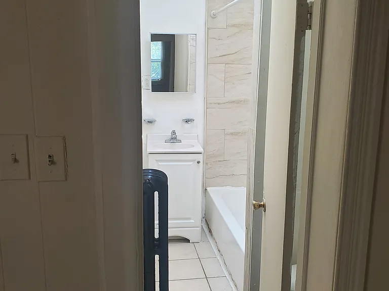 17XX W Wingohocking St #2 — Photo 4