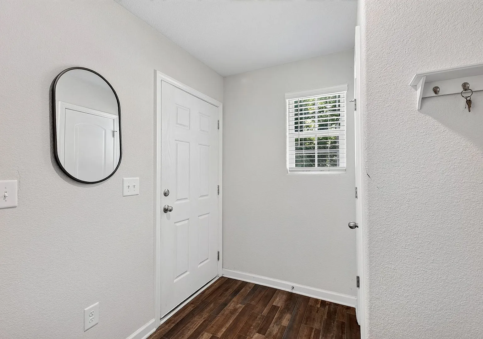 3BR Cul-de-Sac Townhome in Franklinton! — Photo 3