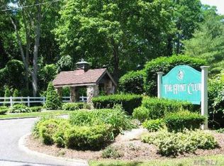 12 Mallard Path, Coram, NY 11727
