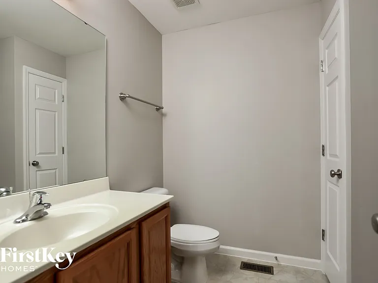 128 Homefield Lake Ct — Photo 11