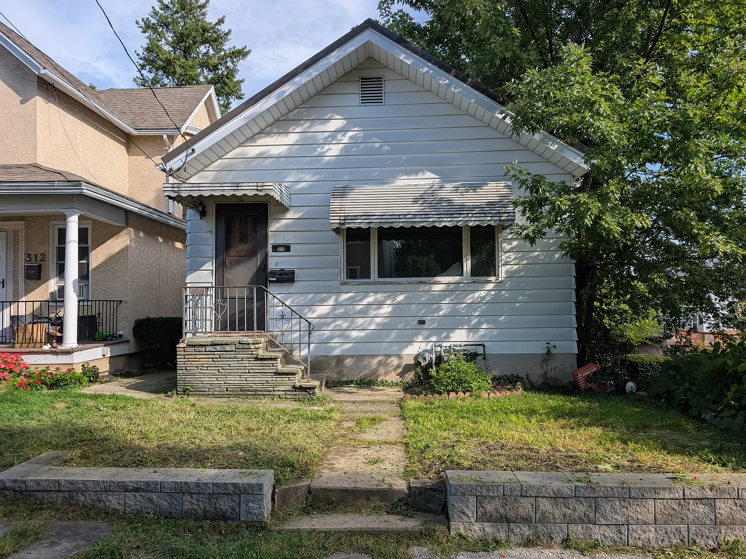 310 N Everett Ave — Photo 1