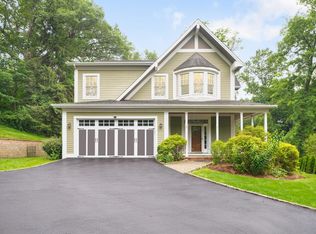 699 Ardsley Rd, Scarsdale, NY 10583