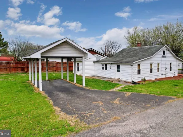715 Charles St, Romney, WV 26757