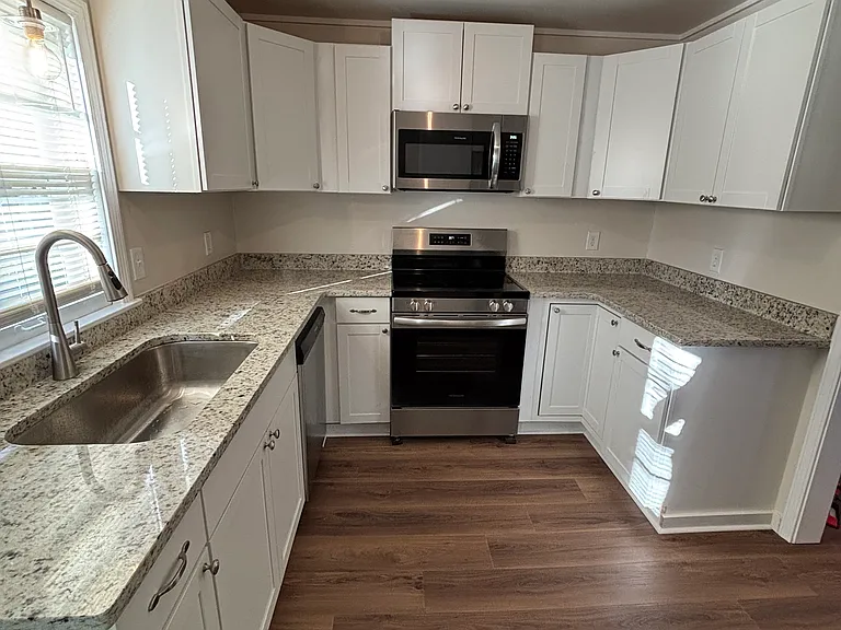 4201 Hawthorne Ave SW — Photo 14
