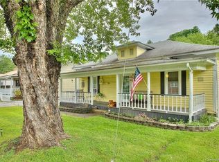 81 Laurel St, Bakersville, NC 28705