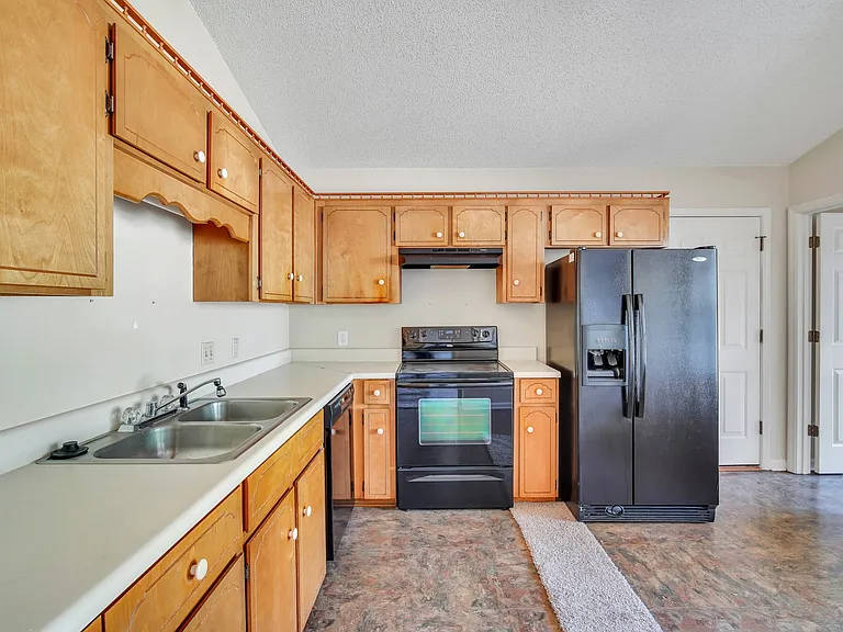 1109 Tomahawk Trl — Photo 7