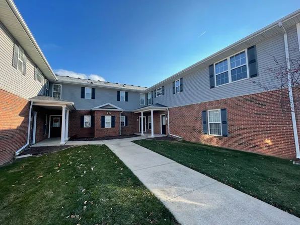 102 Essex Ln Unit 7, Savoy, IL 61874