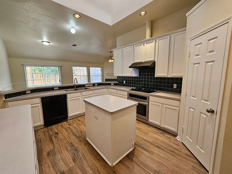 4320 Palmdale Dr — Photo 22