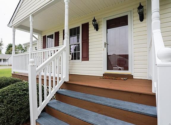 3rd image of 7024 Meredith Farms Dr