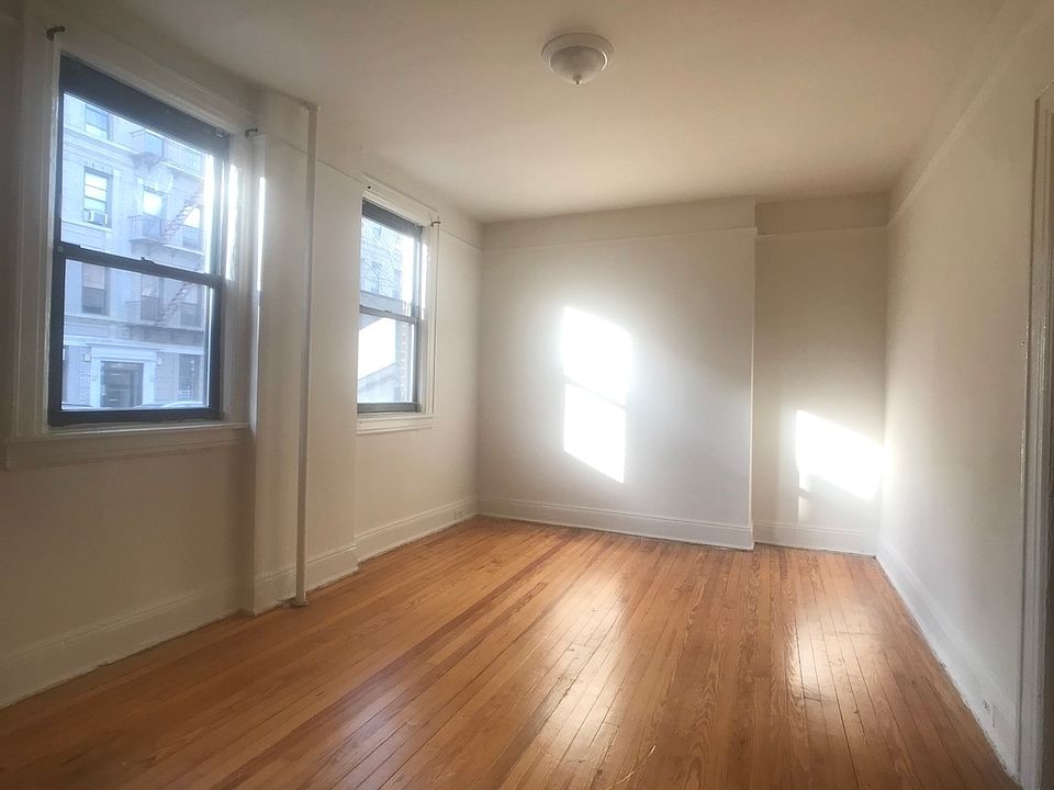 1st image of 31-17 34th St #9