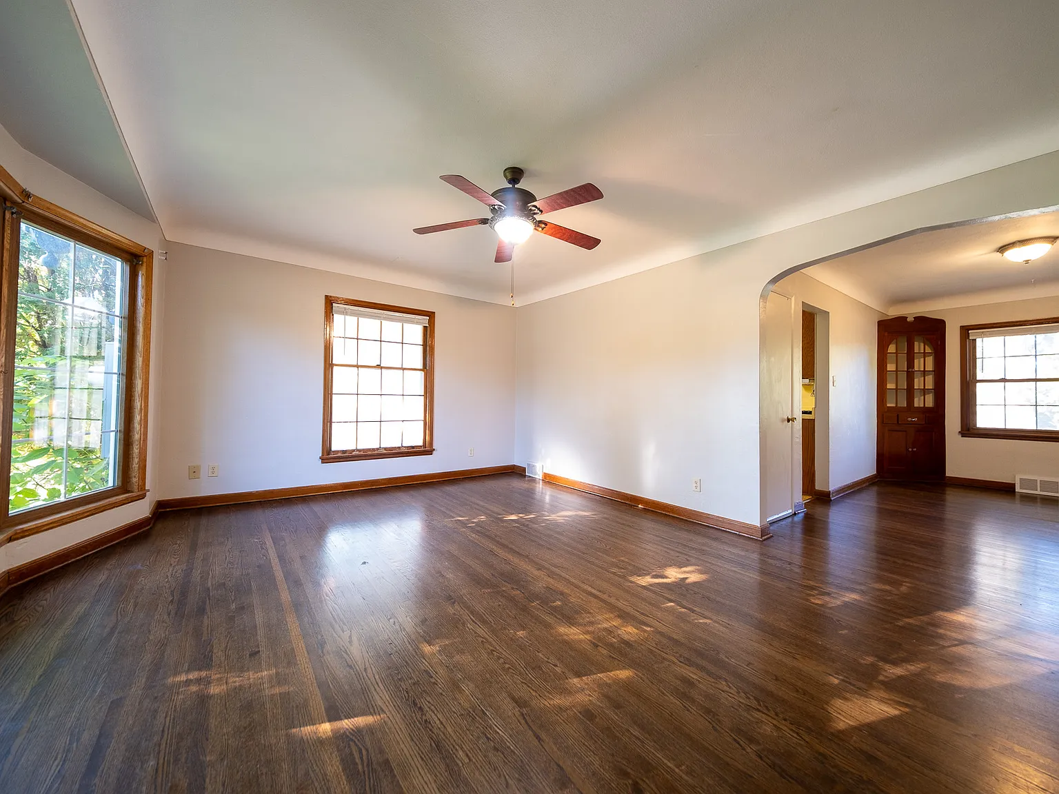 Lexington Avenue North, Roseville (1821) Mj Mg1 **Hwp** - 1 — Photo 1