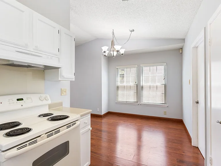 9929 Village Briar — Photo 11