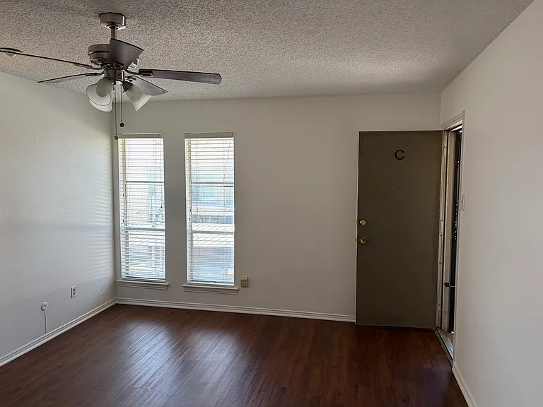 5808 Sandhurst Ln #C3 — Photo 1