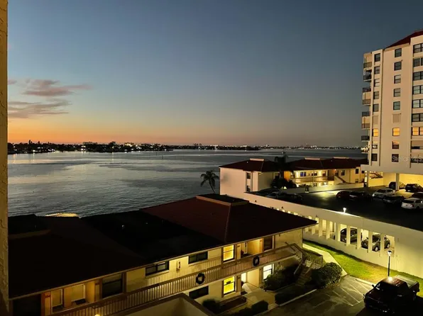 6279 Sun Blvd APT 503, Saint Petersburg, FL 33715
