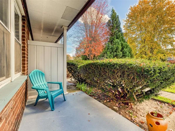 232 Artist Lake Drive #232, Middle Island, NY 11953