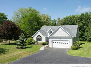 34 Dorchester Ln, Branford, CT 06405