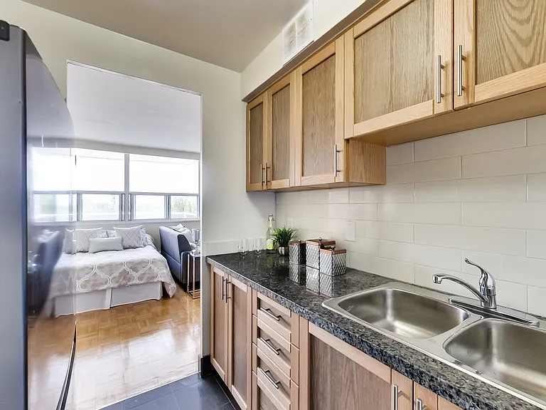 101 Cosburn Ave #104 — Photo 18