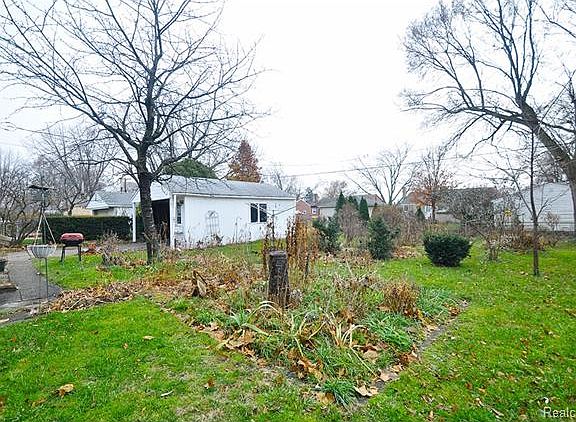 5th image of 29557 Westfield St