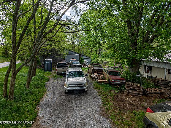 4th image of 2497 Lagrange Rd