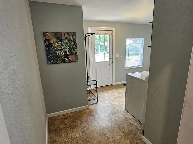 730 Maple St — Photo 12