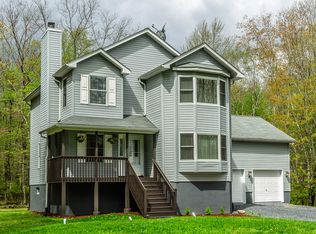 401 Wobbly Barn Rd, Henryville, PA 18332