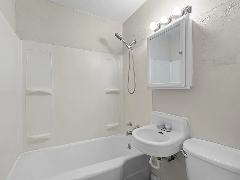 490 N Water Ave #2 — Photo 2