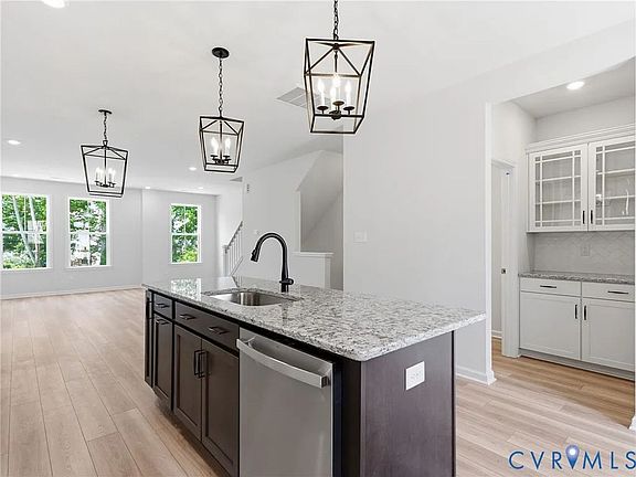 4th image of 13813 Riverlight Dr