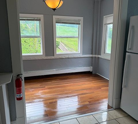 4th image of 401 Carothers Ave #2