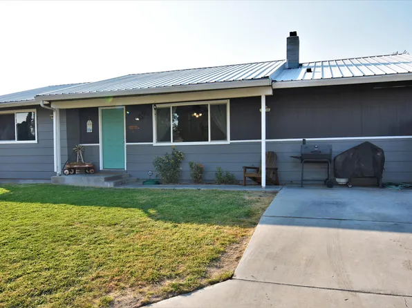 400 Cascade Ave, Homedale, ID 83628