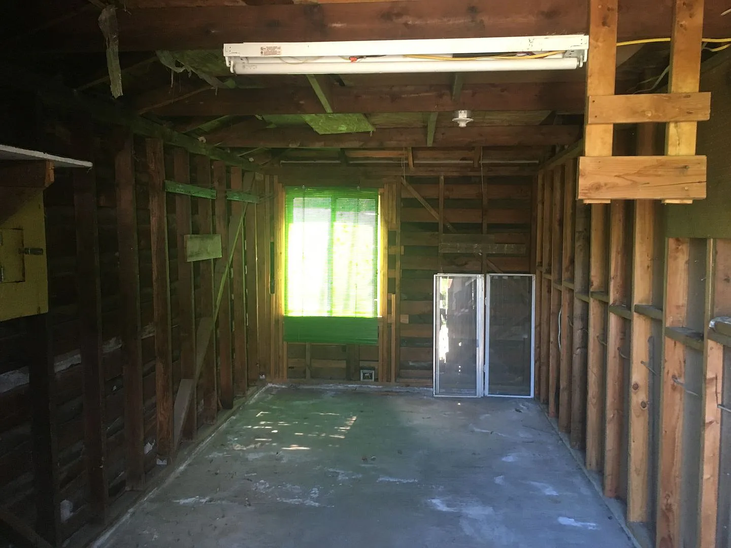 2 Bedroom, 1 Bathroom Roseville Cottage for Lease. — Photo 2