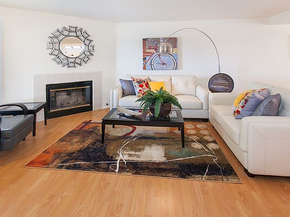5th image of 279 E Glenarm St APT 3