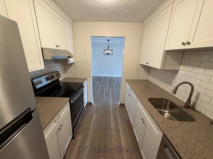 2 bed, 2.0 bath, 996 sqft, $2,500 — Photo 4